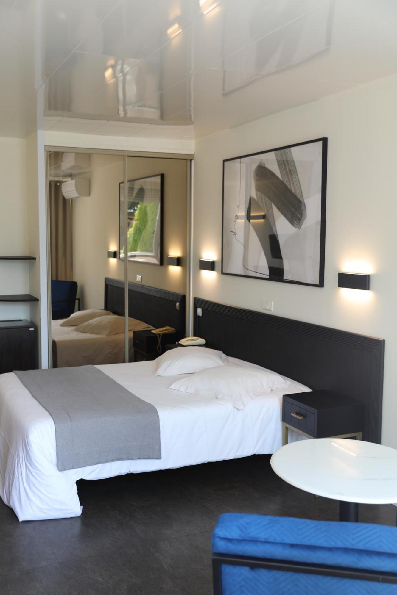 Les Alcyons Hotel Le Lavandou Eksteriør billede