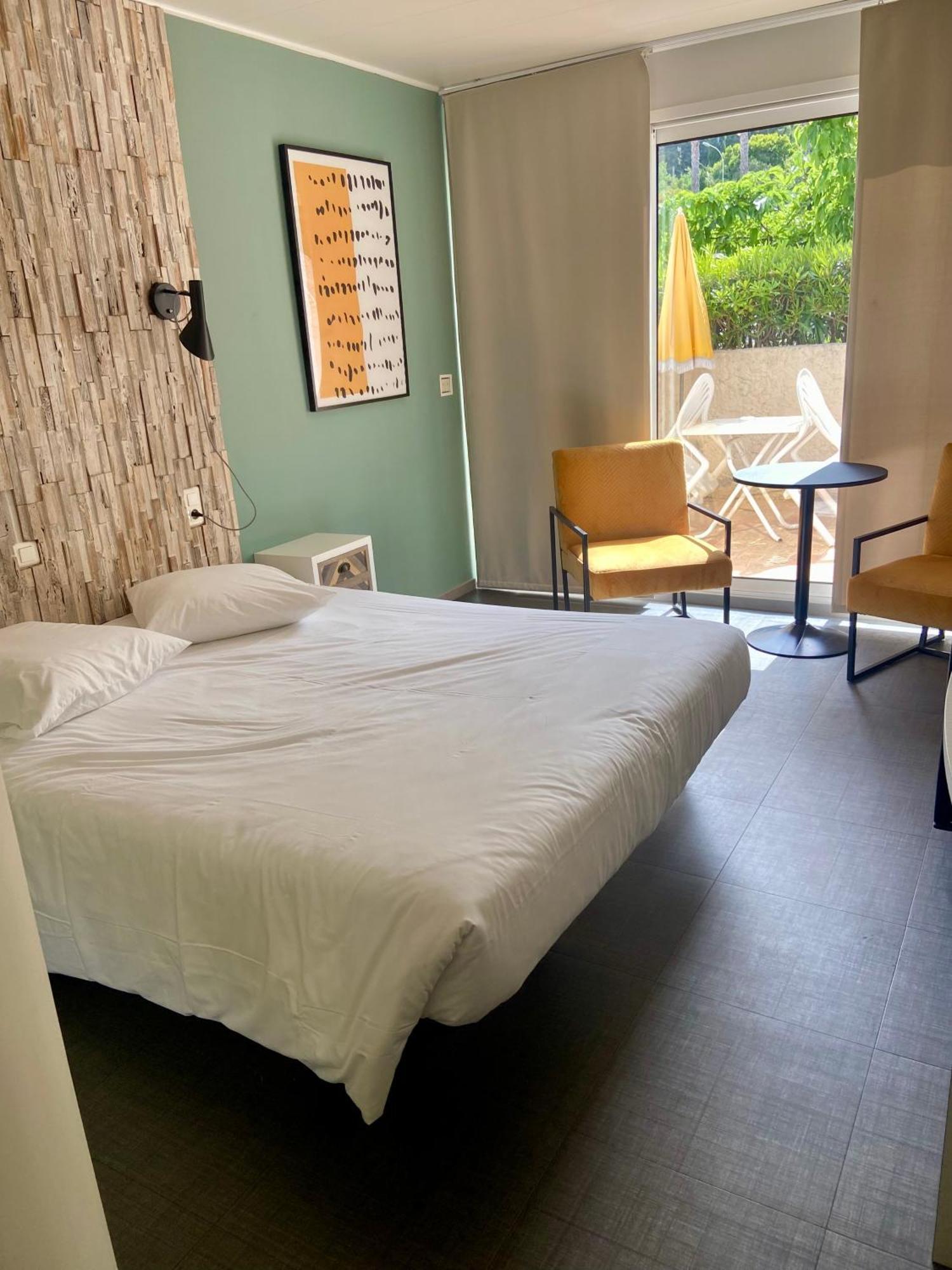 Les Alcyons Hotel Le Lavandou Eksteriør billede